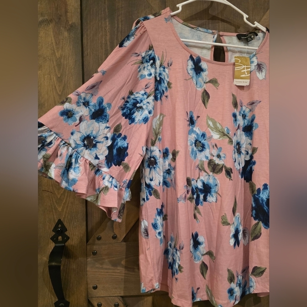 Suzanne Betro Floral Bell Sleeve Top Size Medium - Picture 2 of 7